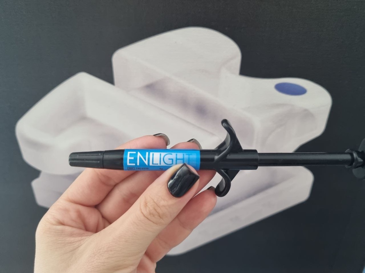 Шприц ORMCO Enlight (матеріал для фіксації брекетів, 4г) (USA)